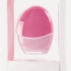 FOREO LUNA 3 Face Brush and Anti-Aging Massager for Normal Skin
